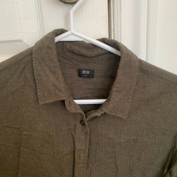 Uniqlo kaki shirt - Picture 2 of 2